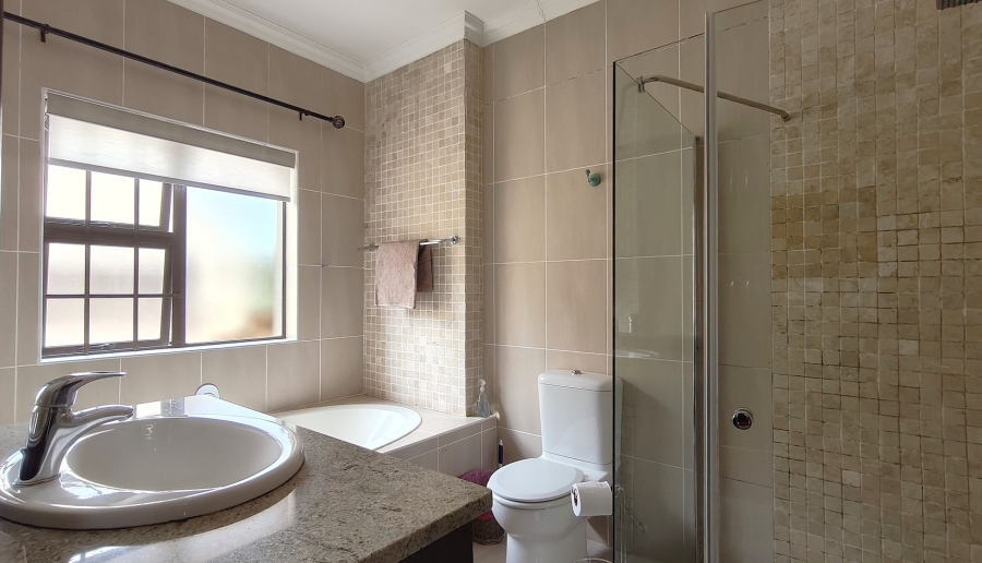 5 Bedroom Property for Sale in Num Num Cape Estate Western Cape